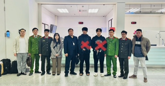Tối 9-2-2026, tại sân bay quốc tế Nội Bài, Công an tỉnh Bắc Ninh phối hợp Bộ Công an bàn giao hai đối tượng truy nã đỏ Interpol cho cơ quan chức năng Hàn Quốc