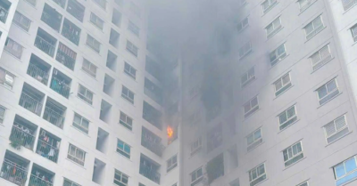 Cháy căn hộ tầng 9 chung cư Ecohome 2, cư dân hốt hoảng tháo chạy trong buổi sáng