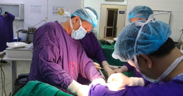 Người đàn ông bị thủng ruột vì một sai lầm nhỏ gây nguy hiểm tính mạng