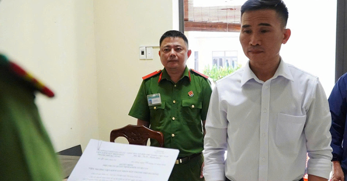 ả trộn bột đậu nành với hóa chất, phụ gia. Hoạt động sản xuất diễn ra trong thời gian dài, sản lượng lớn, ảnh hưởng nghiêm trọng đến sức khỏe người tiêu dùng