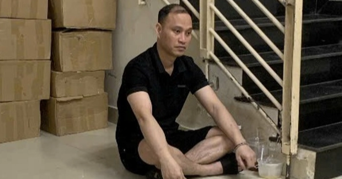 Lợi dụng cơn sốt thu mua sầu riêng tại Đắk Lắk, Nguyễn Duy Anh Vũ đã lập nhiều hợp đồng mua bán khống để chiếm đoạt hơn 5,39 tỉ đồng. Sau thời gian bỏ trốn, đối tượng truy nã đặc biệt nguy hiểm này vừa bị Công an tỉnh Đắk Lắk bắt giữ