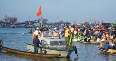 Thừa Thiên Huế dừng giải đua ghe truyền thống sau sự cố lật thuyền khiến hai người tử vong