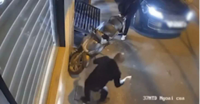 Tài xế Range Rover chọc thủng lốp xe máy SH tại Hà Nội