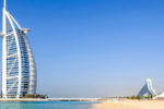 Tấn Công biểu tượng Burj Al Arab cháy do trúng mảnh vỡ drone từ Iran