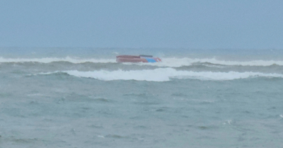 Một ngư dân tử vong sau khi tàu cá bị lật tại cửa biển Nhật Lệ