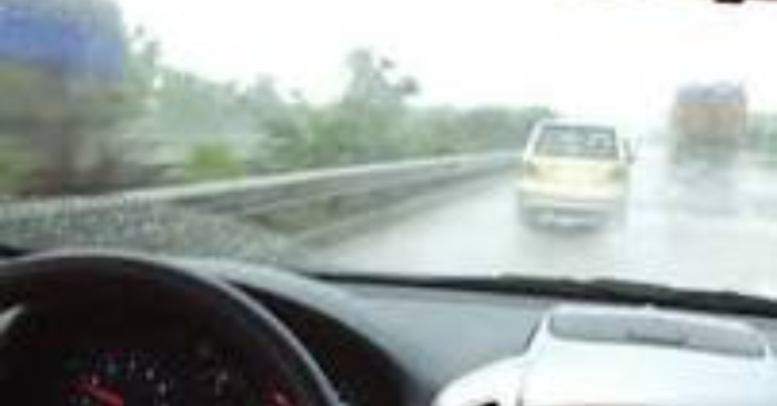 Ô tô mùa nồm và giải pháp chống ẩm mốc cho phương tiện