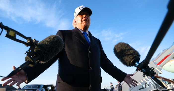 Căng thẳng eo biển Hormuz: Mỹ triển khai tàu hộ tống dầu