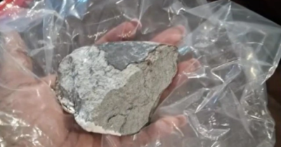 Thiên thạch Texas lao xuống Houston mảnh vỡ xuyên thủng nhà dân