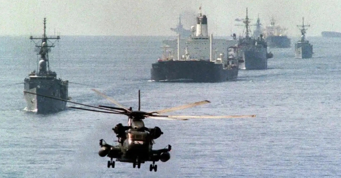 Mỹ triển khai không quân mở lại tuyến hàng hải eo biển Hormuz