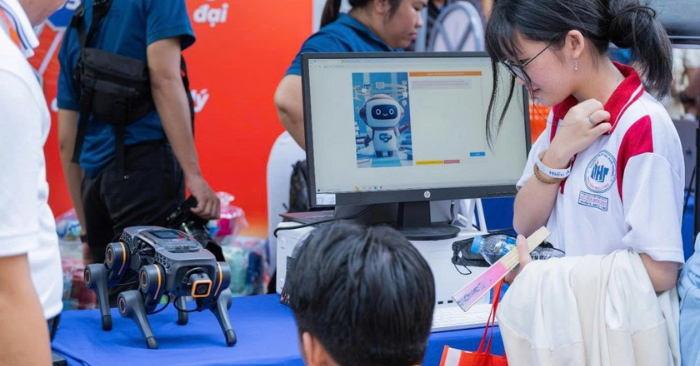 Học phí đại học tăng mạnh gây áp lực cho nhiều gia đình năm 2026