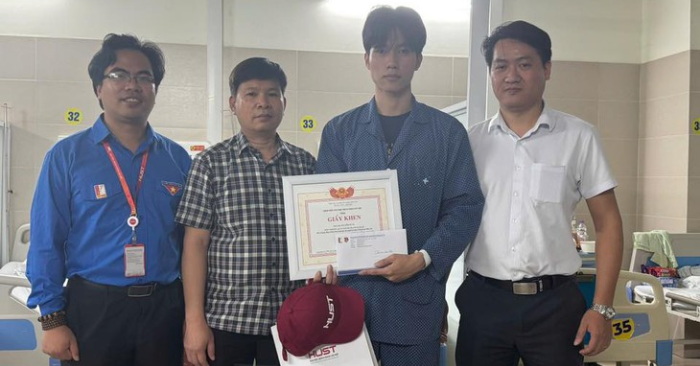 Sinh viên Bách khoa lao vào đám cháy cứu 7 người tại Hà Nội