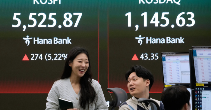 Ông Trump tuyên bố chiến tranh sắp kết thúc khiến giá dầu giảm mạnh