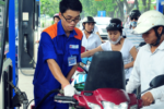 Giá xăng dầu: Việt Nam giảm thuế và xả quỹ để hạ nhiệt thị trường
