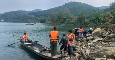 Tìm thấy thi thể hai vợ chồng mất tích trên hồ thủy điện Chiêm Hóa