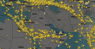 Hàng không thế giới rơi vào hỗn loạn khi các cửa ngõ Trung Đông đóng cửa