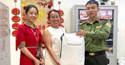 Đà Nẵng: Trao trả tài sản trị giá hơn 150 triệu đồng cho du khách Ấn Độ bỏ quên tại sân bay