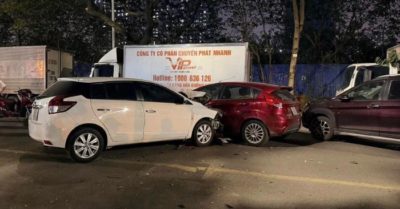 Tai nạn liên hoàn tại Cầu Giấy làm nhiều phương tiện hư hỏng nặng