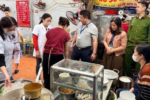 Bún riêu Hàng Lược bị đình chỉ sau phản ánh du khách
