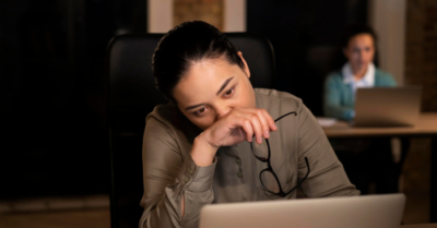 Hiện tượng “cháy não” với dân công sở lạm dụng AI