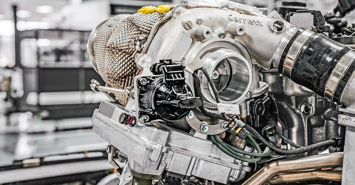 Tắt máy ngay sau khi dừng xe có hại turbo không?