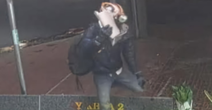 Đắk Lắk: Truy tìm kẻ bịt mặt ném vật lạ vào tiệm vàng