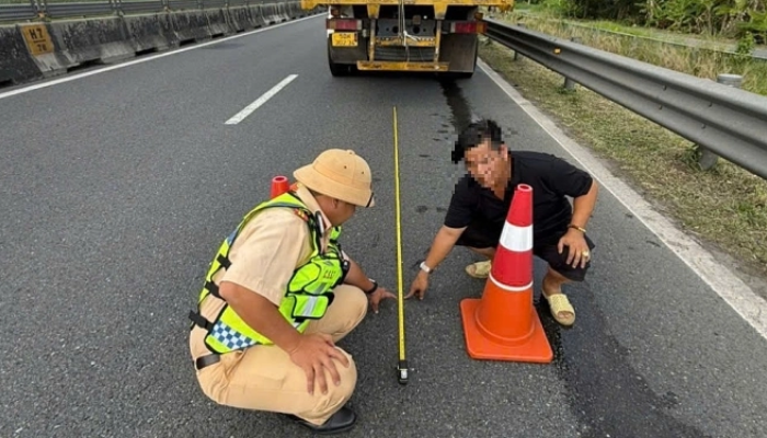 Tài xế bị phạt 13 triệu vì vi phạm quy định an toàn cao tốc