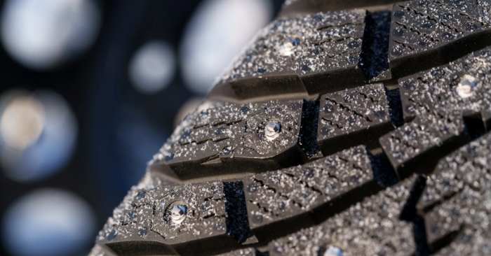 Lốp ô tô gắn đinh tự động thay đổi theo thời tiết của Nokian