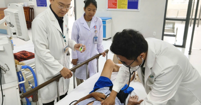 Cấp cứu đột quỵ cho du khách tại Côn Đảo bằng trực thăng