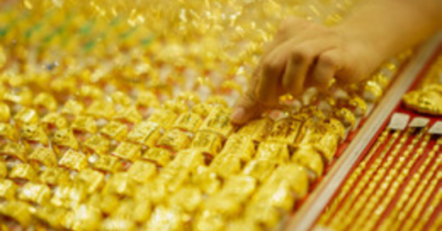 Giá vàng: Thị trường thế giới và trong nước đồng loạt lao dốc