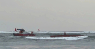 Quảng Trị: Nổ lực giải cứu 5 ngư dân gặp nạn tại cửa biển Nhật Lệ