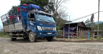 Quốc lộ 14D xuống cấp nghiêm trọng, chưa kịp sửa đã bị lấn chiếm hành lang