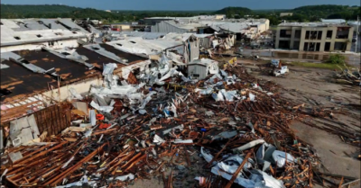 Lốc xoáy sức gió 233 km/h tàn phá thị trấn Mineral Wells