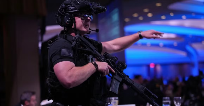 Cách mật vụ Mỹ phản ứng khi ông Donald Trump gặp nguy hiểm tại Washington