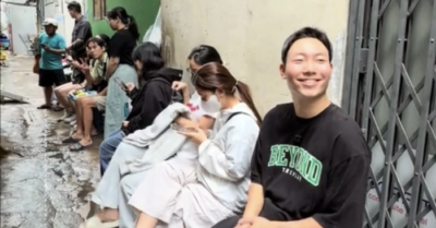 Khách Hàn xếp hàng ăn bún bò Michelin ở TPHCM, mê mẩn món “mỡ nổi” lạ miệng