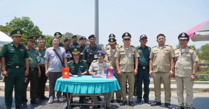 Cửa khẩu Dinh Bà: Tiếp nhận 226 người lao động từ các cơ sở Campuchia