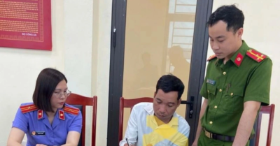 Khởi tố người đàn ông hàn xì gây cháy kho tại Ninh Bình