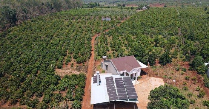 Nông dân Tây Nguyên bỏ máy dầu sang dùng năng lượng mặt trời