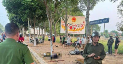 Xe máy chở ba tông vào gốc cây tại Đắk Lắk làm hai người tử vong