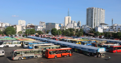 Xăng dầu giảm sâu khiến nhiều hãng xe và đường sắt đồng loạt hạ giá vé