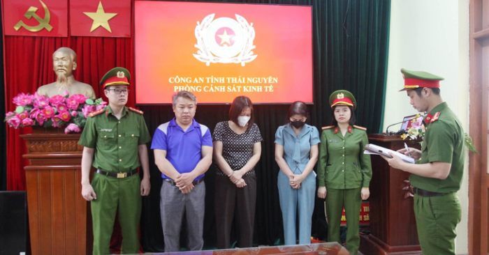 Thái Nguyên bắt hiệu trưởng và chủ cơ sở tuồn thịt heo bệnh vào trường học