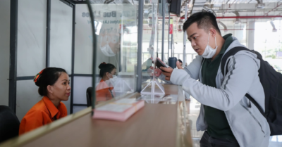 Giá xăng dầu giảm mạnh khiến nhiều nhà xe đồng loạt hạ giá vé