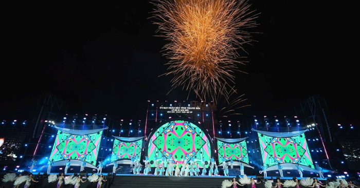 Sầm Sơn bừng sáng đêm khai hội 2026 một mùa hè sôi động