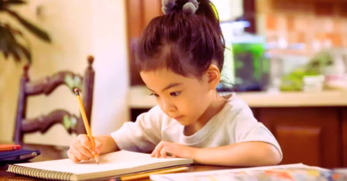 Nuôi dạy con: buông đúng lúc để con trưởng thành