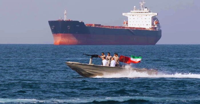 Eo biển Hormuz: Mỹ cảnh báo hủy ngừng bắn với Iran
