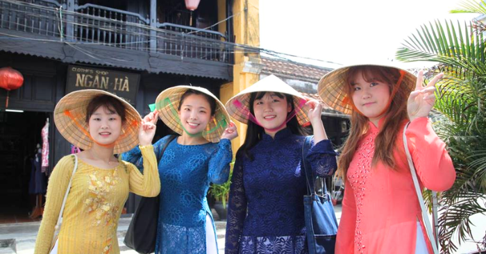 Khách du lịch Hàn Quốc: Sự dịch chuyển từ tour trọn gói sang tự túc