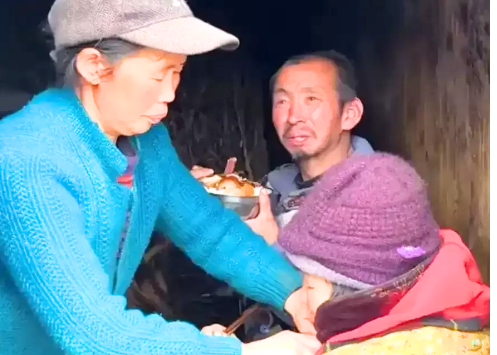 Lòng tốt của người hàng xóm suốt 23 năm ở Trùng Khánh