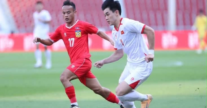 Đình Bắc và tình bạn đặc biệt với tuyển thủ Lào Khampane Douangvilay