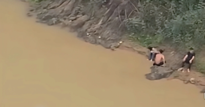 Hai nam sinh Nghệ An dũng cảm lao xuống sông cứu người