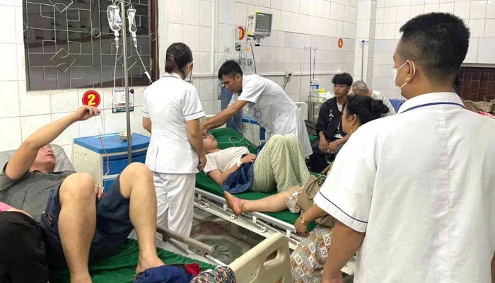 Ngộ độc rau rừng khiến ba người trong một gia đình nhập viện