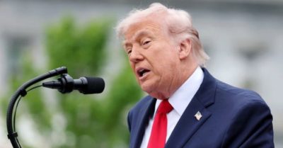 Mỹ xem xét đề nghị khai thông eo biển Hormuz của Iran